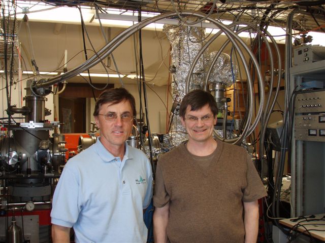 Sergey Egorov, President & CEO of Del Mar Photonics, Inc., and Andrey Vilesov, Chair of the American Physical Society focus session "Photophysics of Cold Molecules", in the University of Southern California